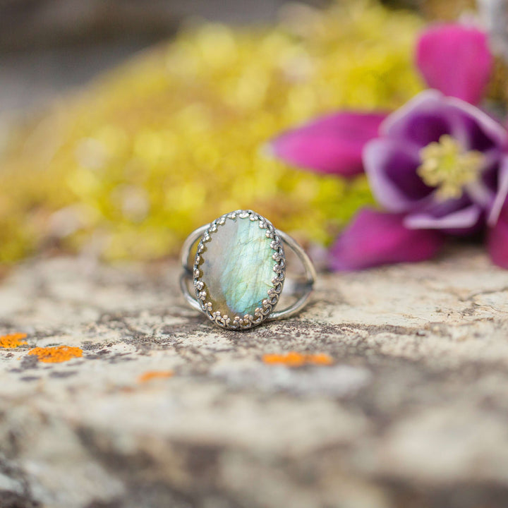 Labradorite ring