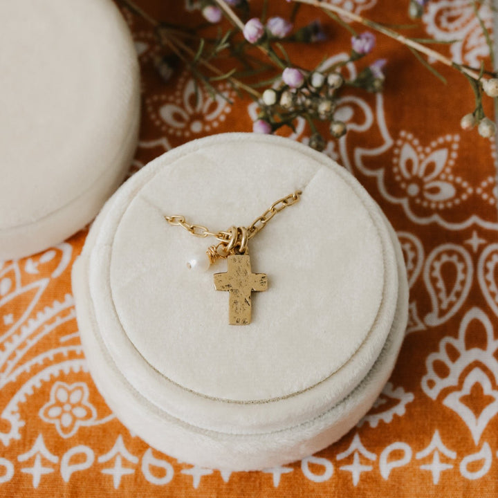 HAMMERED CROSS | Dainty Necklace