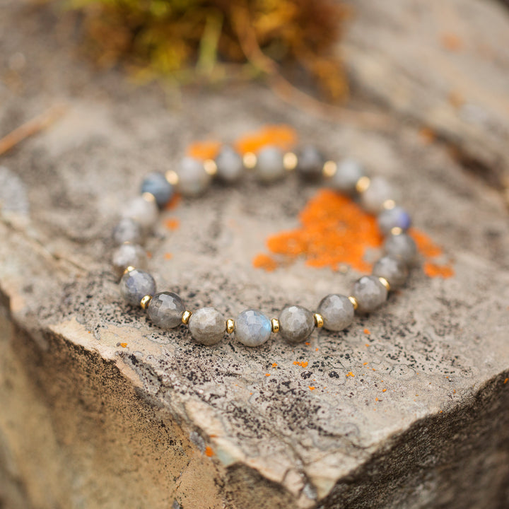 LABRADORITE | Meaningful Gemstone Bracelet